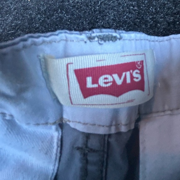Levi's Slate Cargo Kids Shorts - Picture 5 of 5